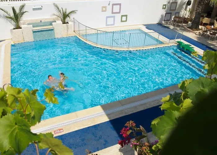Apart Otel Roadhouse 2*