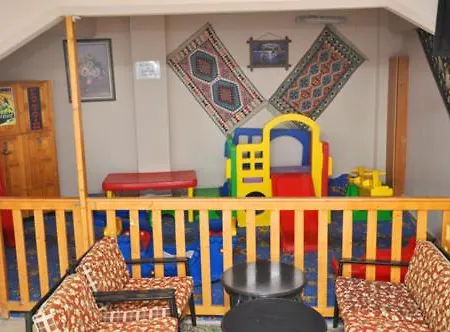 Aparthotel Roadhouse 2*