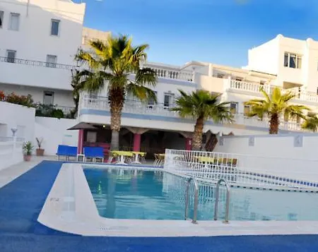 Roadhouse Aparthotel