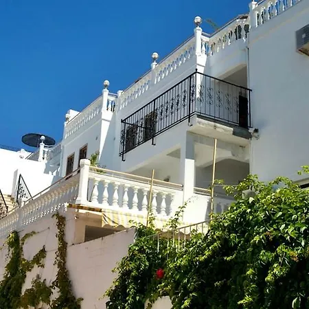 Aparthotel Roadhouse 2*