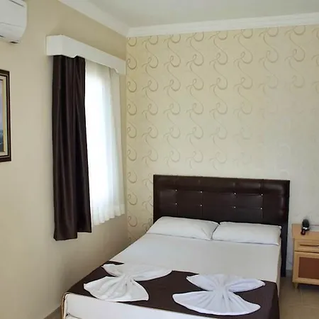 Roadhouse Aparthotel