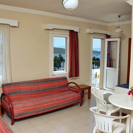 Roadhouse Aparthotel 2*