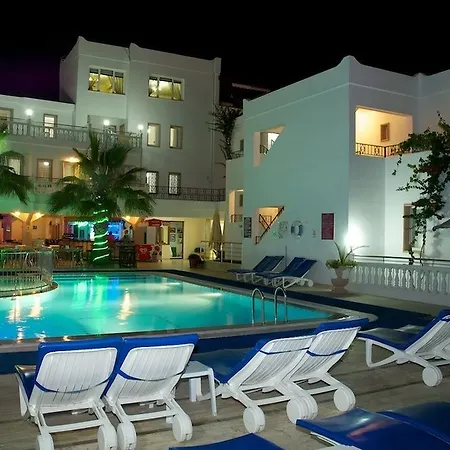 Roadhouse Aparthotel 2*